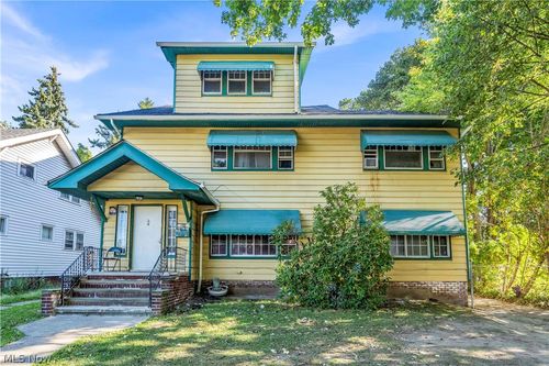 up3-10518 Parkhurst Dr, Cleveland, OH, 44111-3686 | Card Image