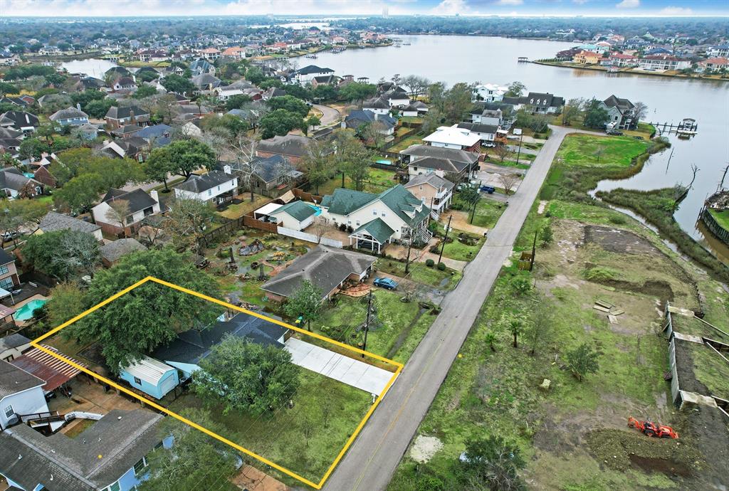 Shady Lake Dr, Seabrook, TX 77586
