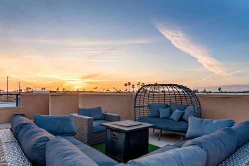 1068 Canal St, Oxnard, CA, 93035-1101 | Card Image