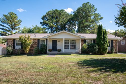 208 Crestmont Dr, Hendersonville, TN, 37075-2911 | Card Image