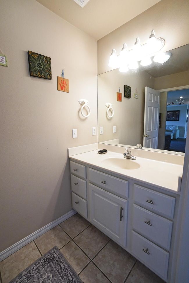Bathroom 2 | Image 29