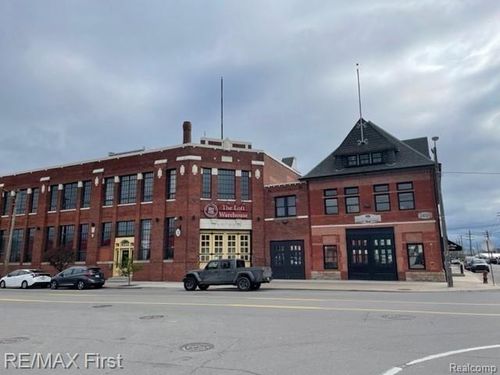 3400 Russell St, Detroit, MI, 48207-2017 | Card Image
