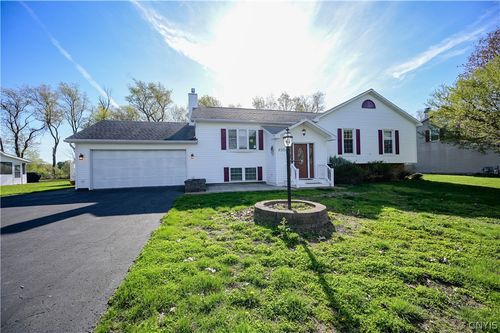 8309 Greenview Dr, Rome, NY, 13440-1918 | Card Image