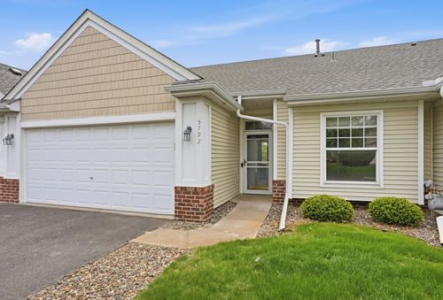 182-5792 Prairie Ridge Dr, Shoreview, MN, 55126-5012 | Card Image