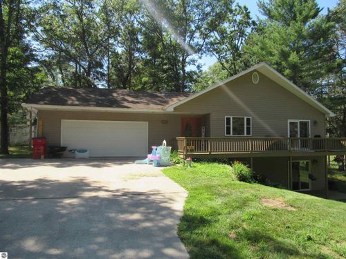 3385 Midland St, National City, MI, 48748-9319 | Card Image