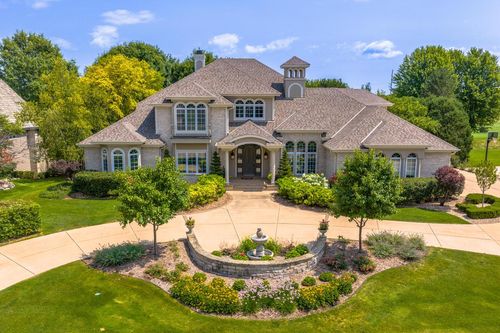 800 Ponderosa Drive N, Hartland, WI, 53029 | Card Image