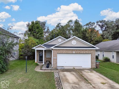 2460 Lakecrest Dr, Columbus, IN, 47201-1407 | Card Image