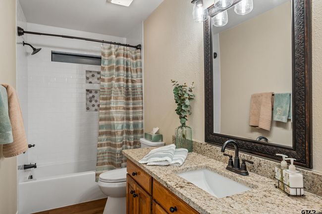 411 Raton Pass, House other with 3 bedrooms, 2 bathrooms and null parking in Holly Lake Ranch TX | Image 16