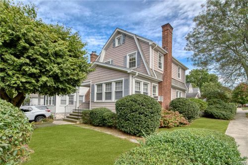 6 York Avenue, Rye City, NY, 10580 | Card Image