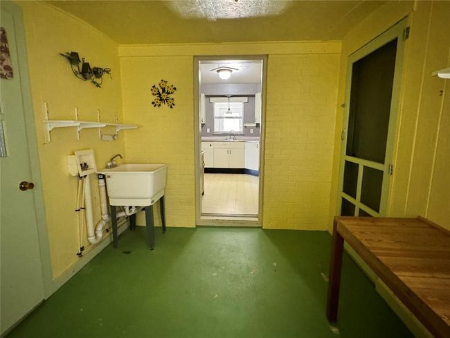 200 Sioux Trl, House other with 3 bedrooms, 2 bathrooms and null parking in Burns Flat OK | Image 17