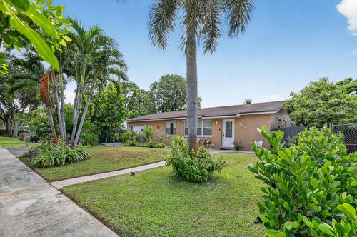 4818 Sw 11th Ct, Plantation, FL, 33317-4812 | Card Image