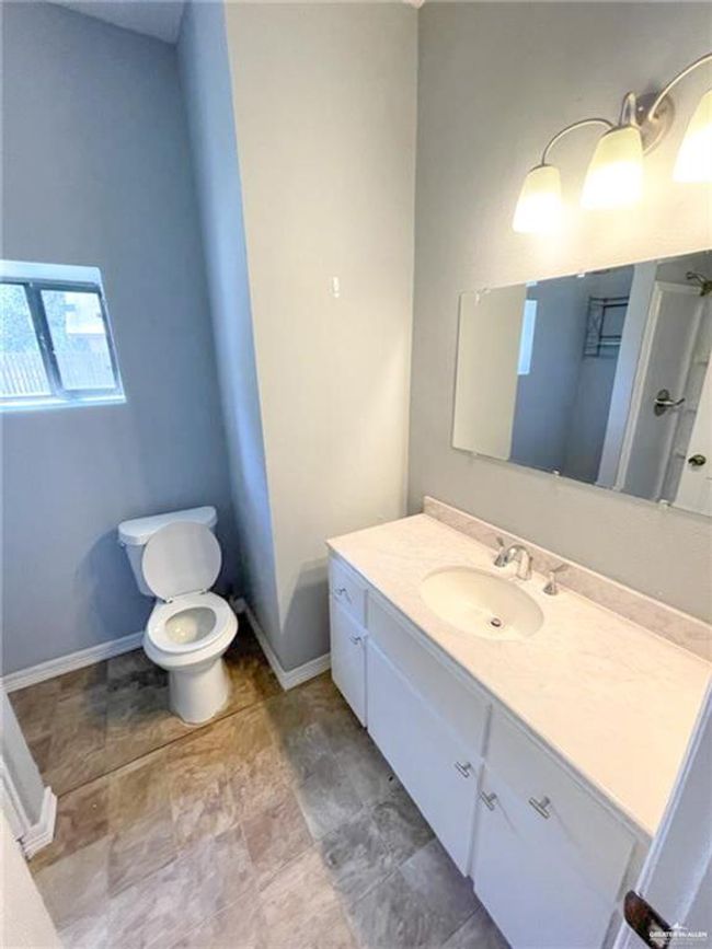 APT-17 - 1017 E Tom Landry St, Condo with 2 bedrooms, 1 bathrooms and null parking in Mission TX | Image 5
