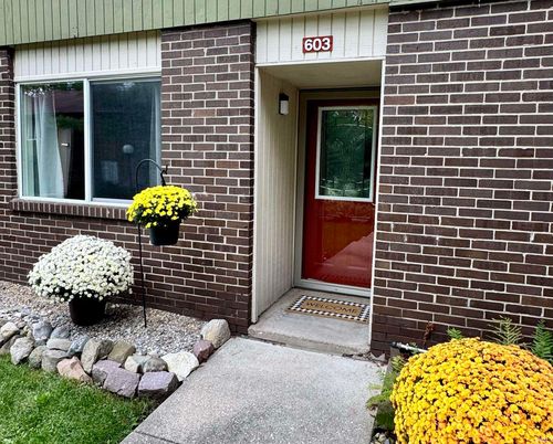 603-2500 Topsfield Rd, South Bend, IN, 46614-2451 | Card Image