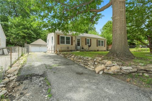 510 S Ralston Ave, Sugar Creek, MO, 64053 | Card Image