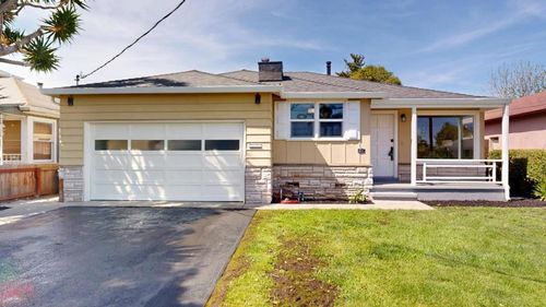 215 Wisteria Dr, East Palo Alto, CA, 94303-2615 | Card Image