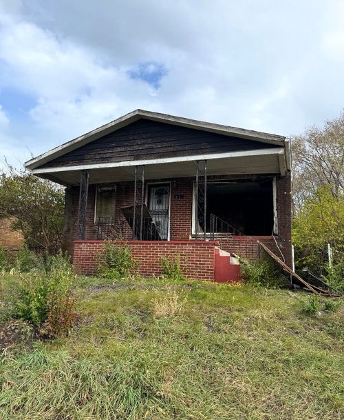 2025 Roosevelt Pl, Gary, IN, 46404-3020 | Card Image