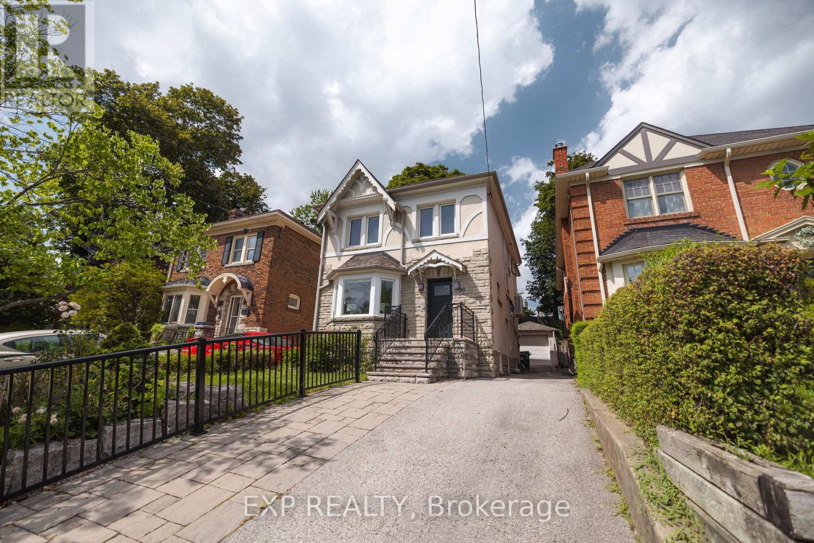 Residential in Toronto (Lawrence Park South)