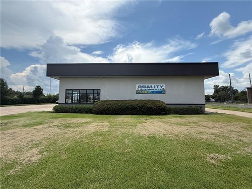 157 Belle Terre Blvd, La Place, LA, 70068-3349 | Card Image