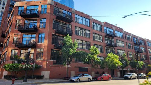 apt-323-333 W Hubbard St, Chicago, IL, 60654-4977 | Card Image