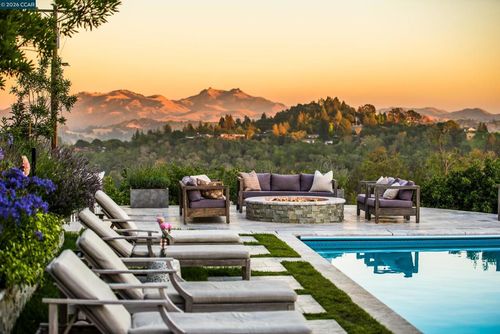 33 Deer Trl, Lafayette, CA, 94549-2403 | Card Image