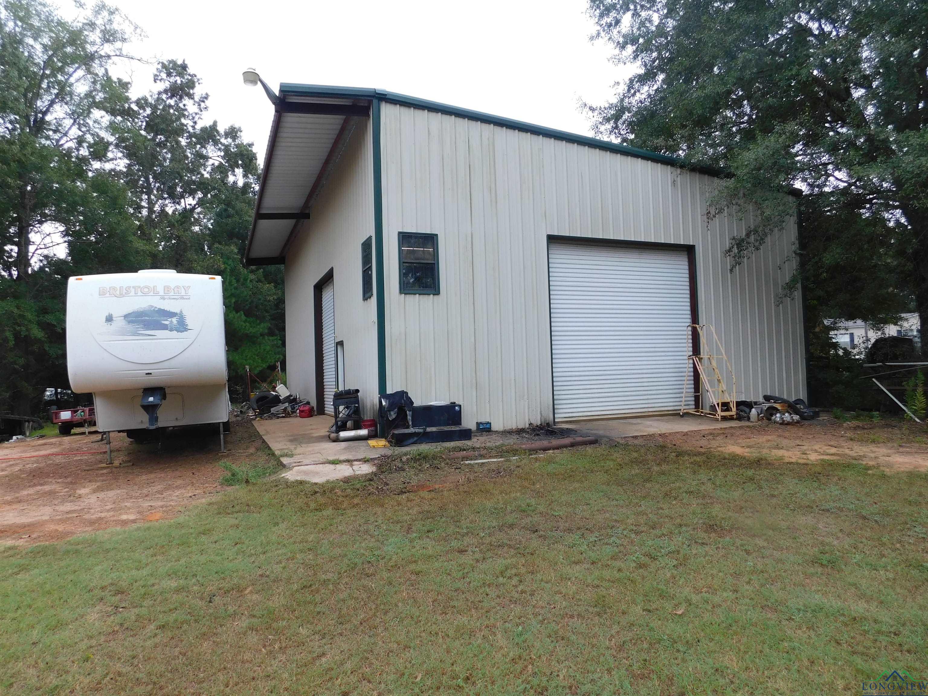 Wilkins Rd, Gladewater, TX 75647