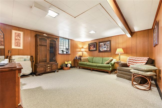 1609 Zeuger St, House other with 3 bedrooms, 3 bathrooms and 2 parking in Glenshaw PA | Image 26