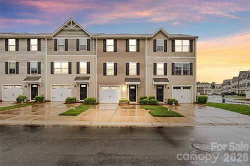 907 Taybyn Rd, Fort Mill, SC, 29715-6273 | Card Image