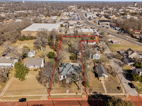 911 W Houston St, Tyler, TX, 75702-7910 | Card Image