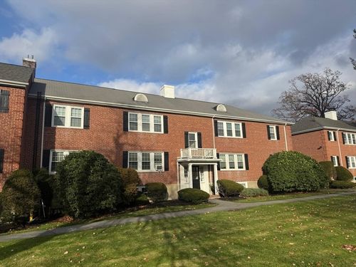 apt-2-31 Hammond Pond Pkwy, Chestnut Hill, MA, 02467-2236 | Card Image