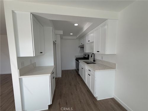 42-1400 W Warner Ave, Santa Ana, CA, 92704-5134 | Card Image