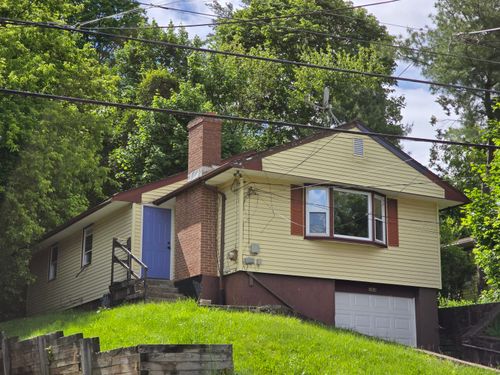 184 Clark St, New Britain, CT, 06051-1147 | Card Image