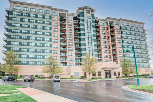 e35-6420 Double Eagle Dr, Woodridge, IL, 60517-1755 | Card Image