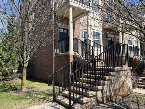 41618 Hamlet Ln, Novi, MI, 48375-1859 | Card Image