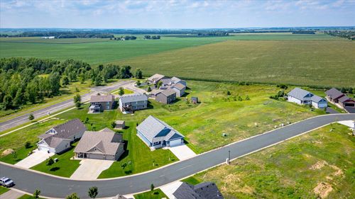 182 Sandpiper Cir, Hastings, MN, 55033-4052 | Card Image