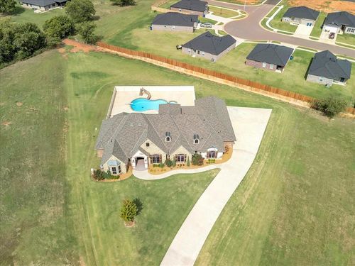 689 Pedras Cir, Newcastle, OK, 73065-5167 | Card Image