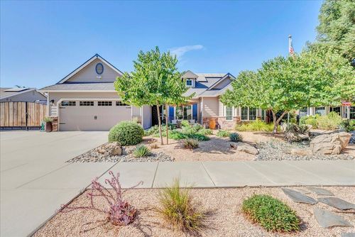 3230 W Modoc Ave, Visalia, CA, 93291-8087 | Card Image