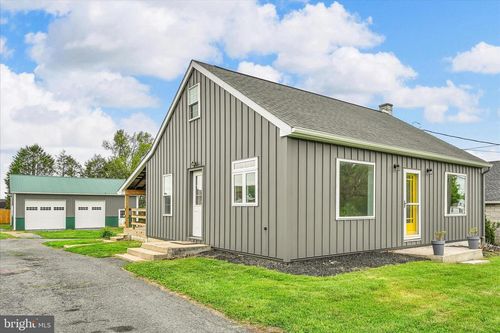 4381 Division Hwy, EAST EARL, PA, 17519-9203 | Card Image