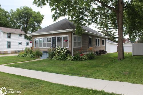 1013 Main Ave, Clear Lake, IA, 50428-1745 | Card Image