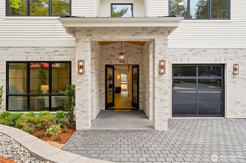6702 123rd Ave Ne, Kirkland, WA, 98033-8522 | Card Image
