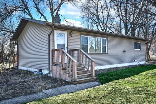 709 8th Ave Nw, Waseca, MN, 56093-1811 | Card Image