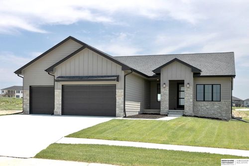 5601 N 213th Ave, Elkhorn, NE, 68022-4995 | Card Image