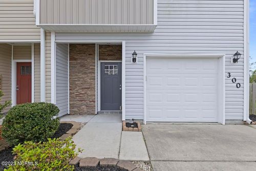 300 Frisco Way, Holly Ridge, NC, 28445-4202 | Card Image