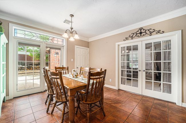 Adorable breakfast nook off the kitchen. | Image 15