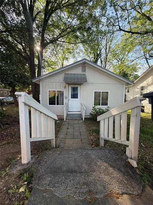 818 Mcbride St Se, Gainesville, GA, 30501-4852 | Card Image