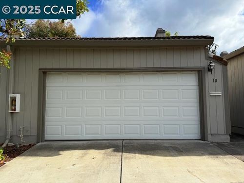 10 Tarn Ct, Hercules, CA, 94547-1411 | Card Image