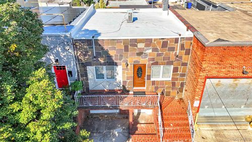 48 37th St, Long Island City, NY, 11101-1964 | Card Image