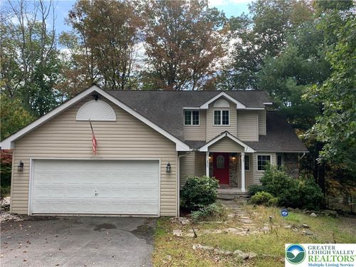 520 Eagle Dr, East Stroudsburg, PA, 18302-6662 | Card Image
