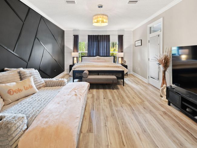 Downstairs Master Suite | Image 32