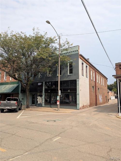 215 W College Ave, Greenville, IL, 62246-1037 | Card Image