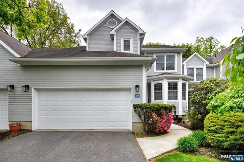40 Worcester Dr, Wayne, NJ, 07470-8400 | Card Image